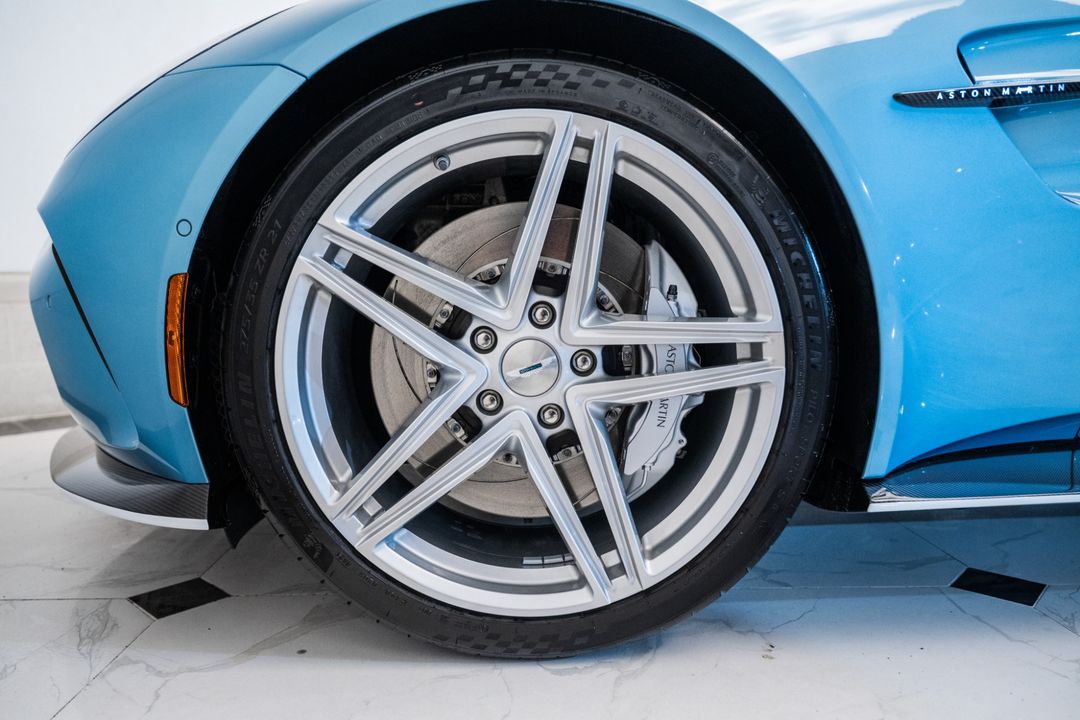 2025 Aston Martin Vantage
