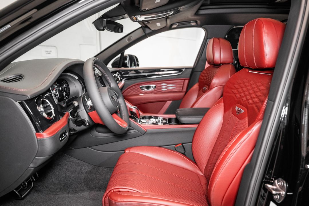2025 Bentley BENTAYGA EWB AZURE V8