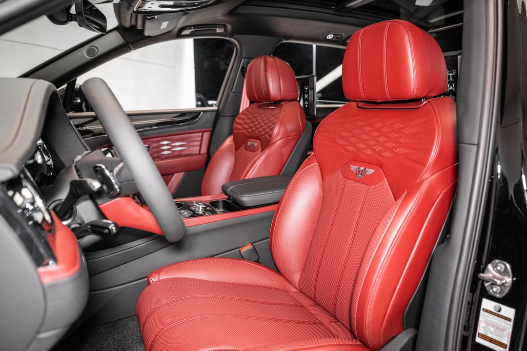 2025 Bentley BENTAYGA EWB AZURE V8