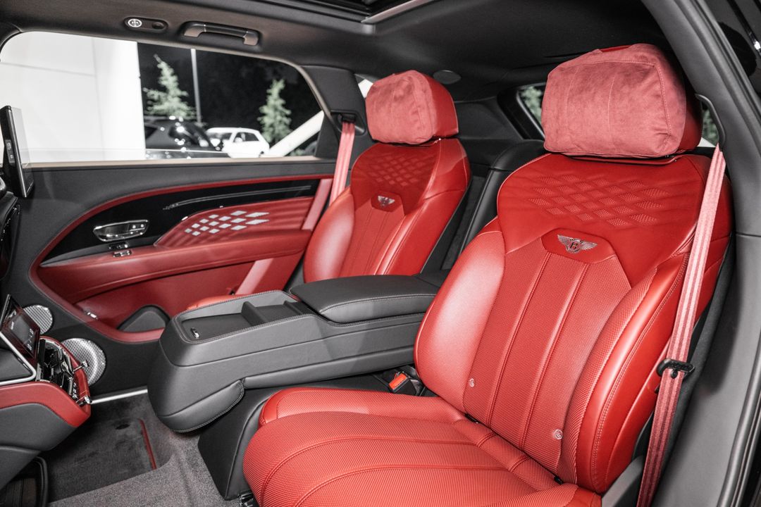 2025 Bentley BENTAYGA EWB AZURE V8