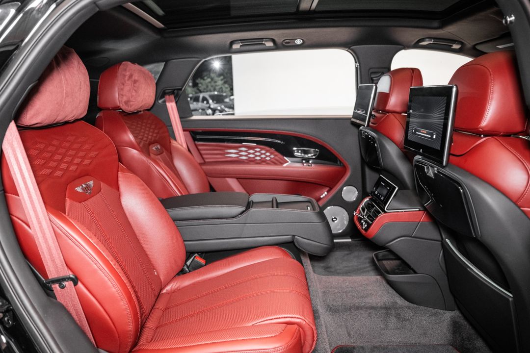 2025 Bentley BENTAYGA EWB AZURE V8