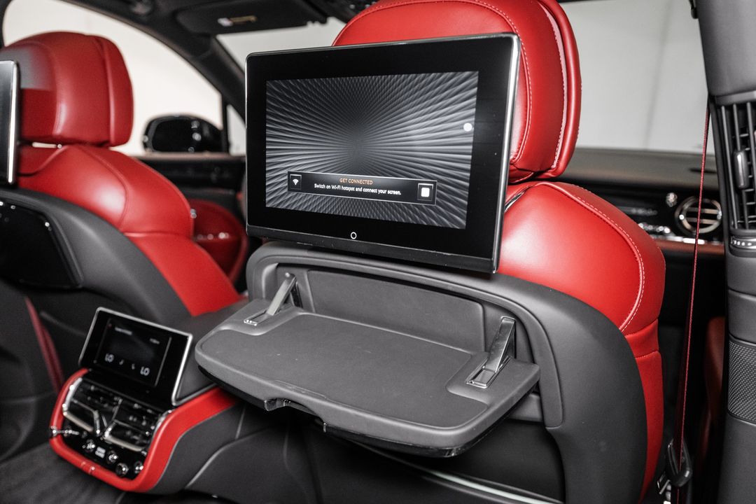 2025 Bentley BENTAYGA EWB AZURE V8