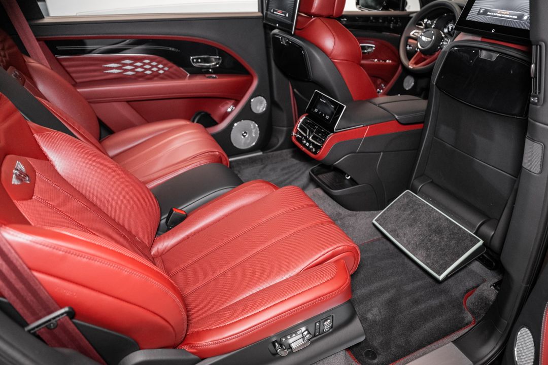 2025 Bentley BENTAYGA EWB AZURE V8