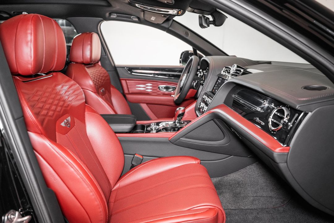 2025 Bentley BENTAYGA EWB AZURE V8