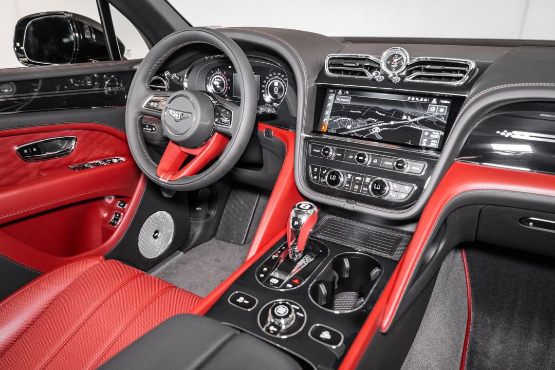 2025 Bentley BENTAYGA EWB AZURE V8