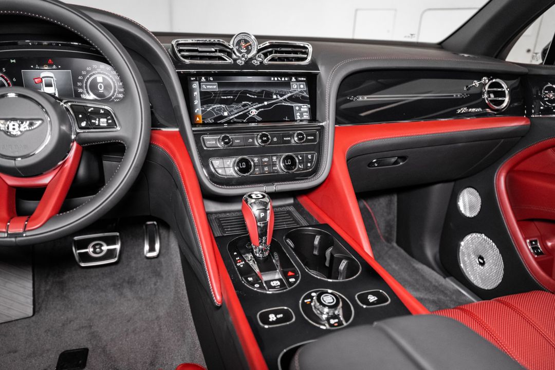 2025 Bentley BENTAYGA EWB AZURE V8