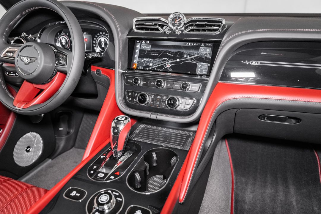 2025 Bentley BENTAYGA EWB AZURE V8
