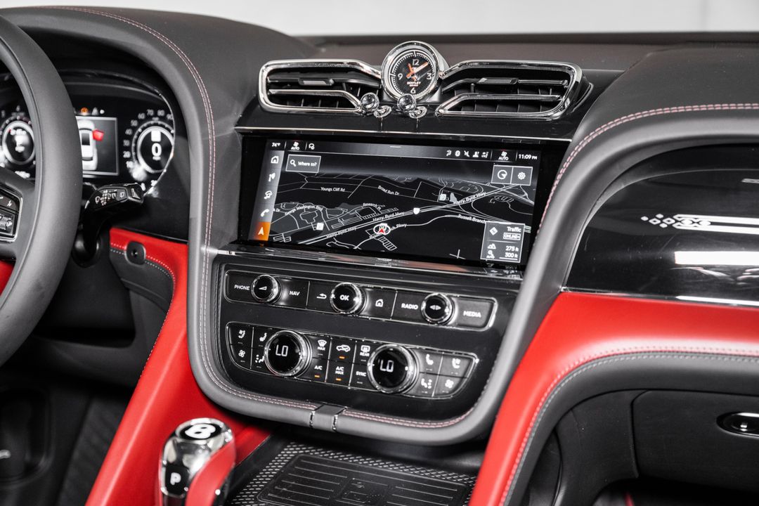 2025 Bentley BENTAYGA EWB AZURE V8