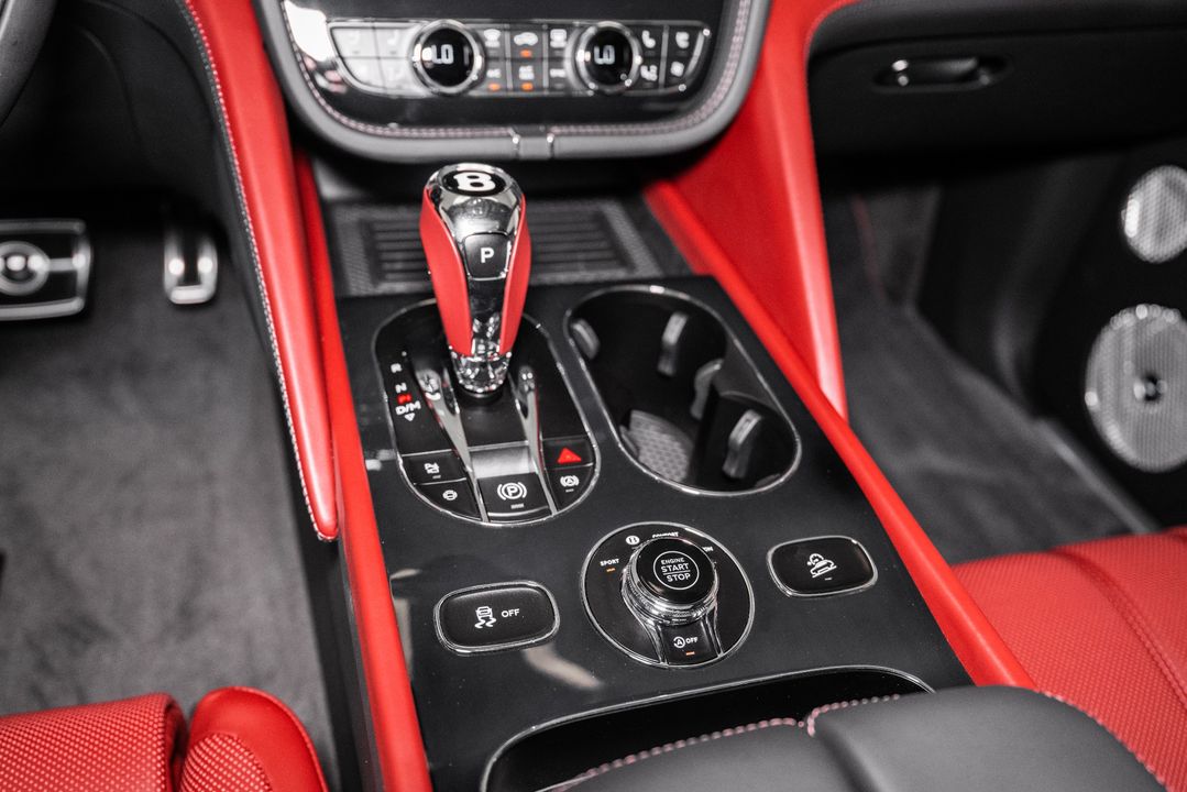2025 Bentley BENTAYGA EWB AZURE V8