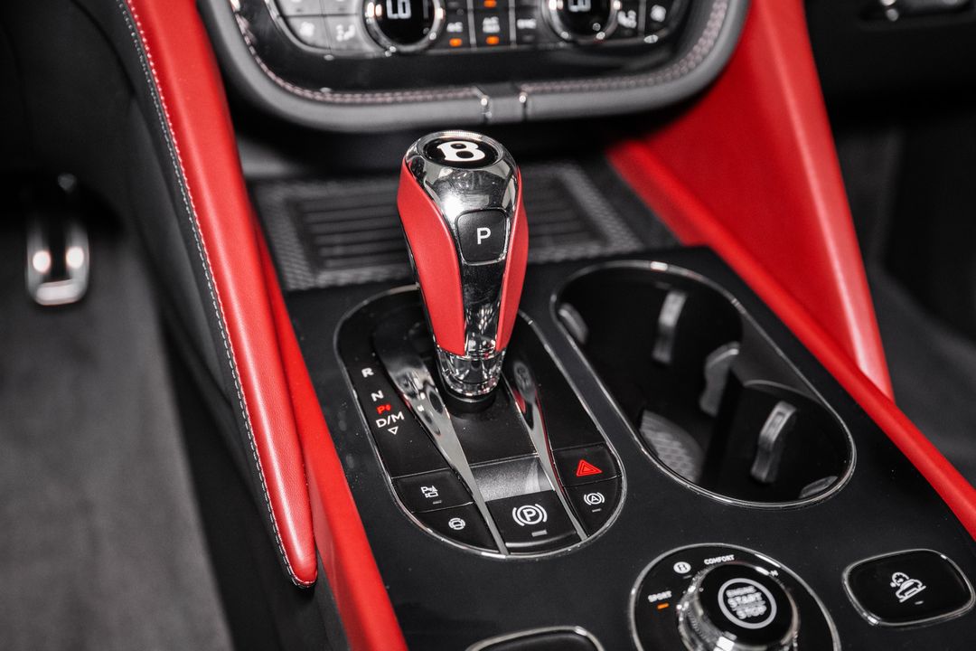 2025 Bentley BENTAYGA EWB AZURE V8