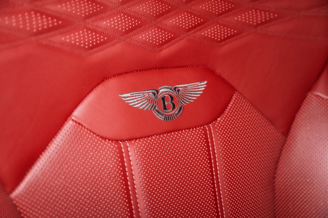 2025 Bentley BENTAYGA EWB AZURE V8