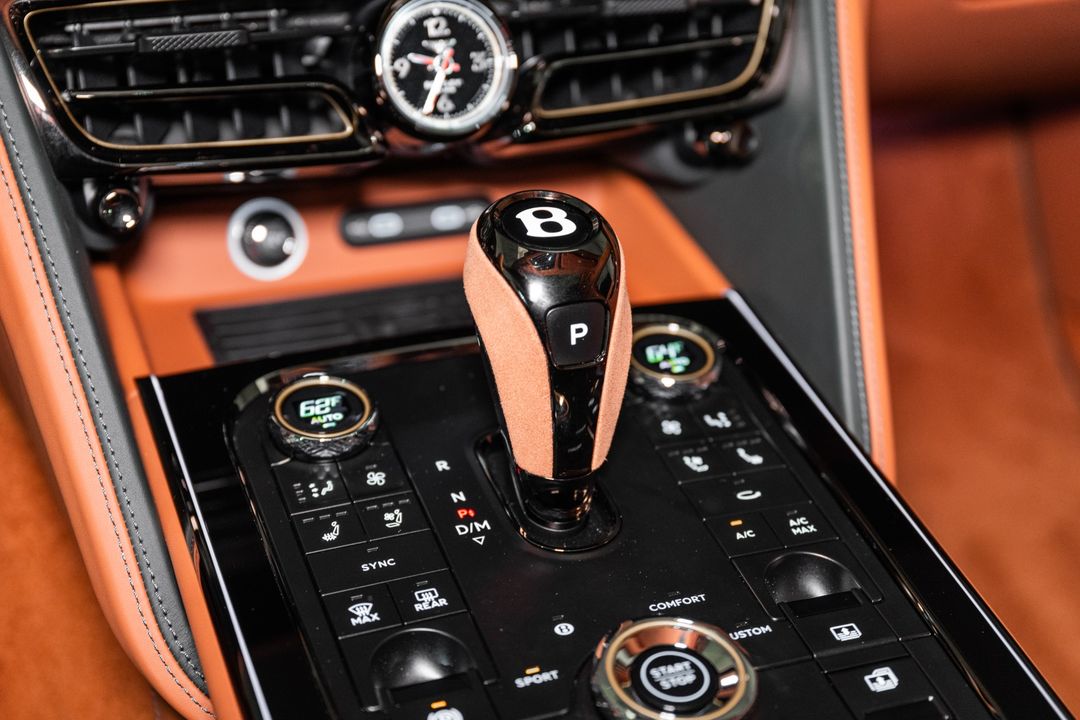 2025 Bentley FLYING SPUR