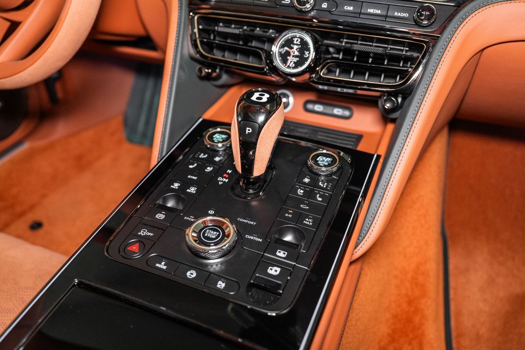2025 Bentley FLYING SPUR