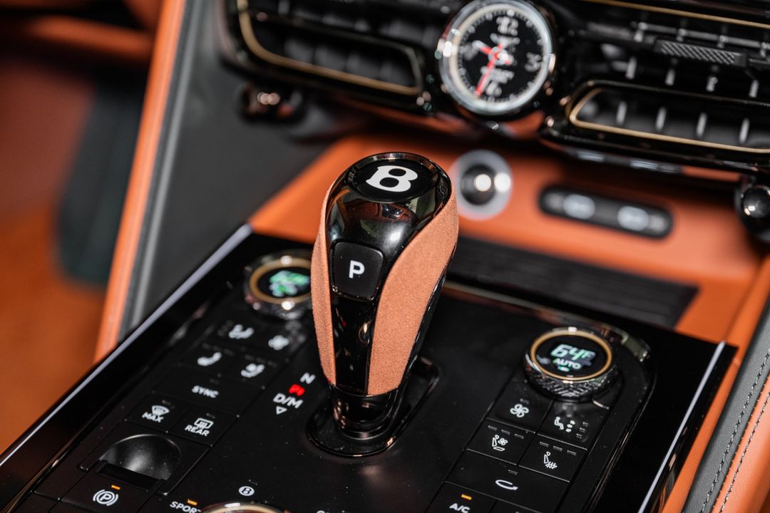 2025 Bentley FLYING SPUR