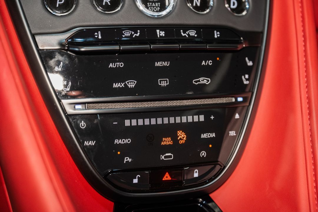 2023 Aston Martin DB11