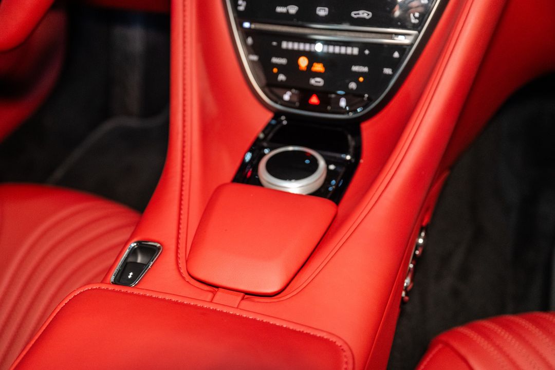 2023 Aston Martin DB11