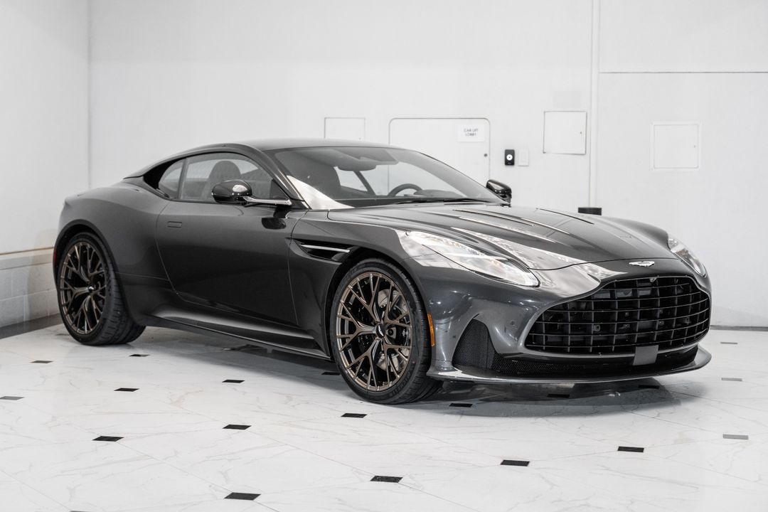 2025 Aston Martin DB12
