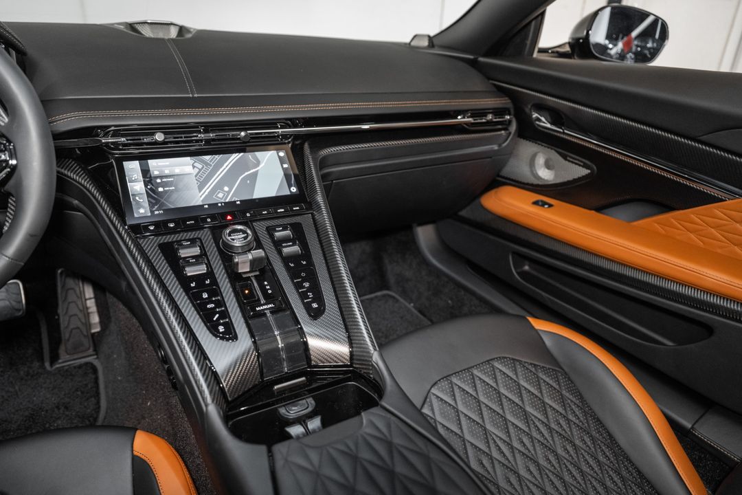 2025 Aston Martin DB12