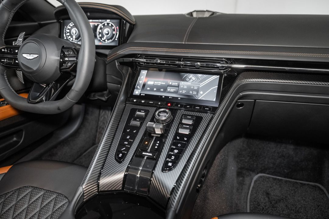 2025 Aston Martin DB12