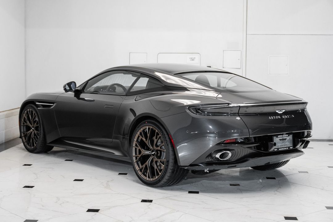 2025 Aston Martin DB12