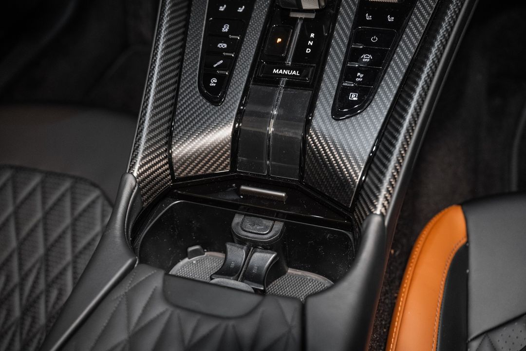 2025 Aston Martin DB12