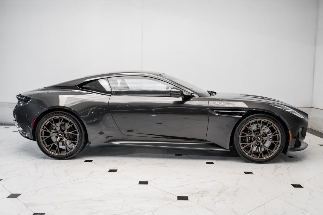 2025 Aston Martin DB12