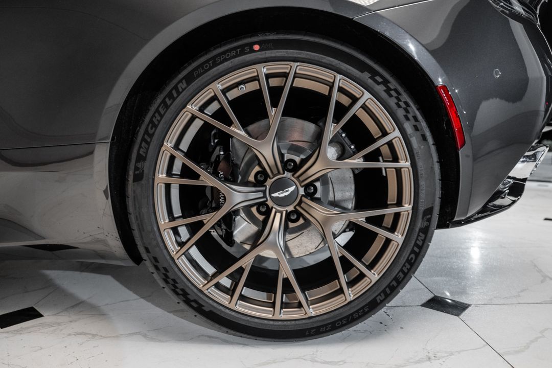 2025 Aston Martin DB12