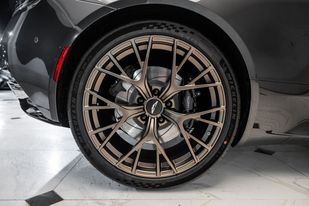 2025 Aston Martin DB12
