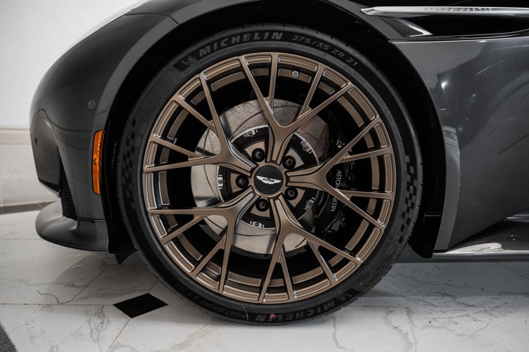 2025 Aston Martin DB12