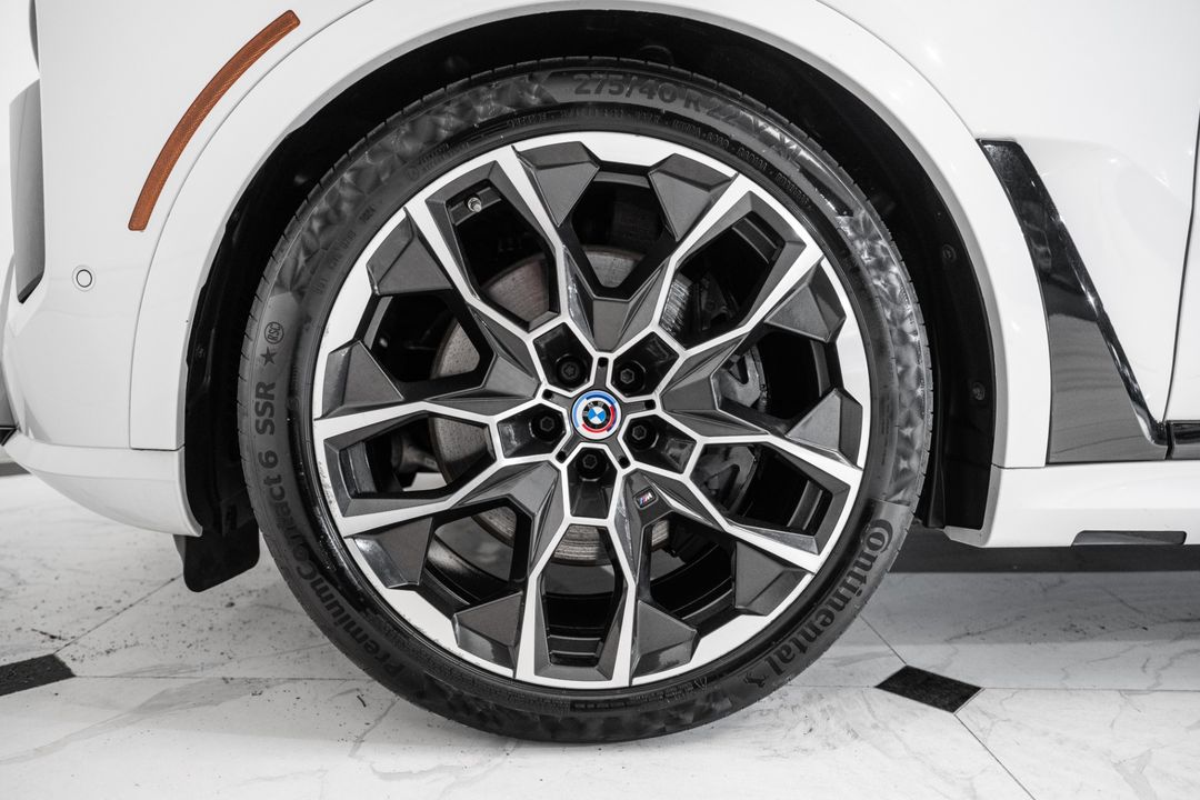 2023 BMW X7
