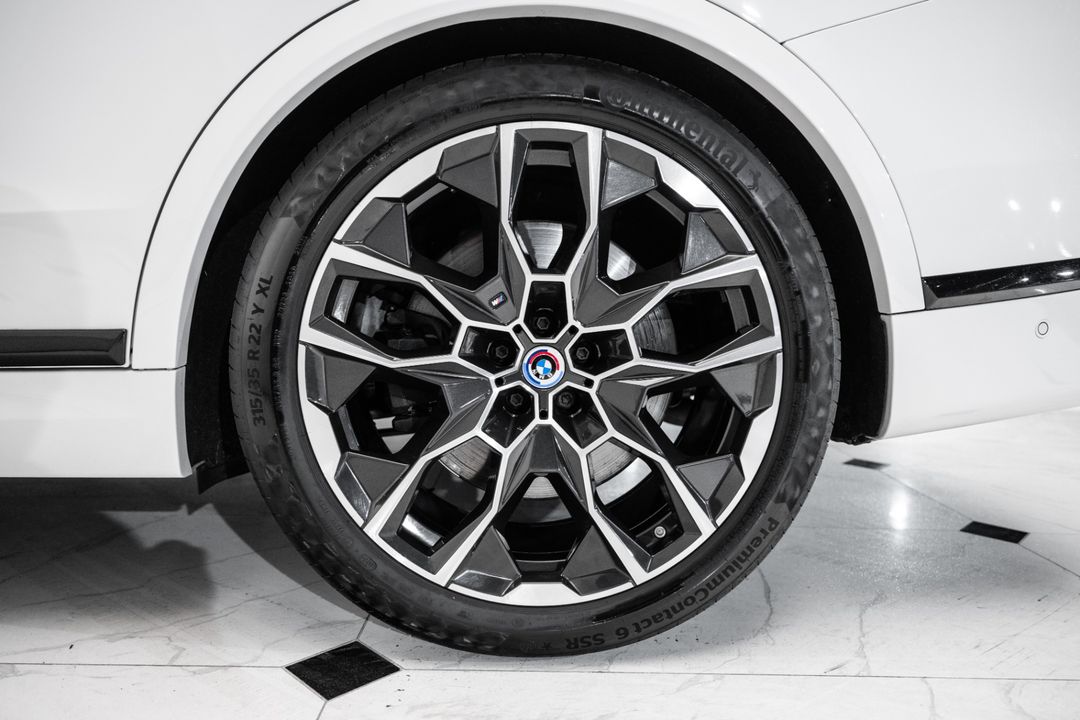 2023 BMW X7