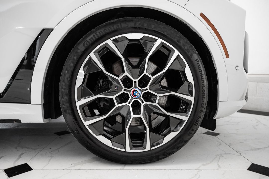 2023 BMW X7