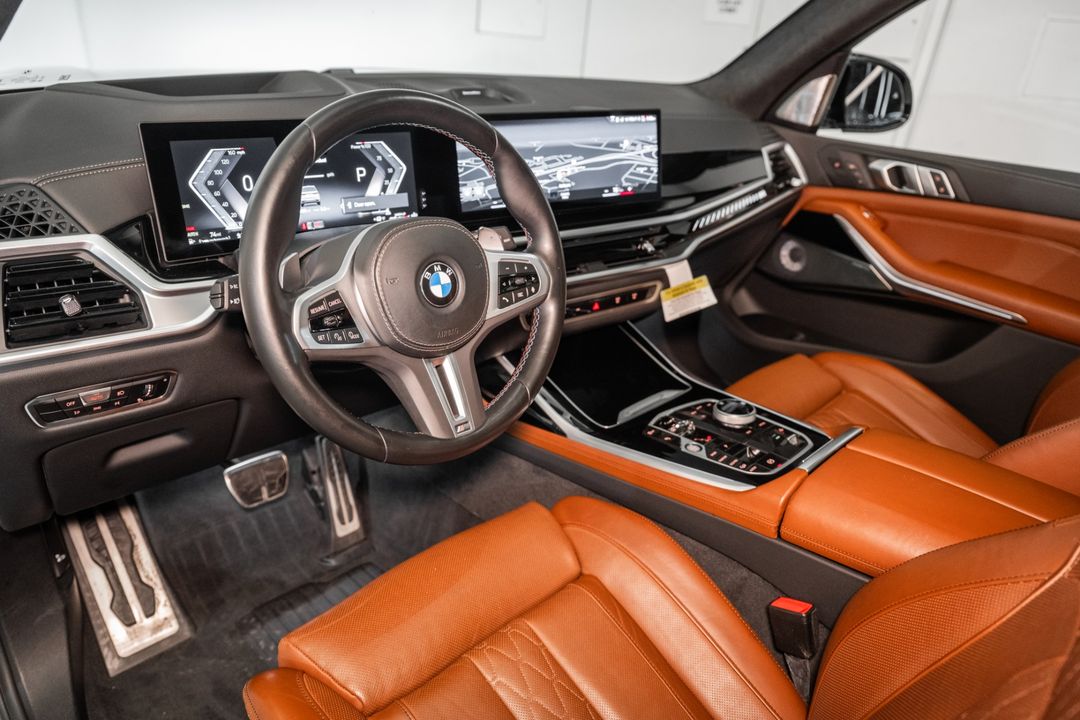 2023 BMW X7