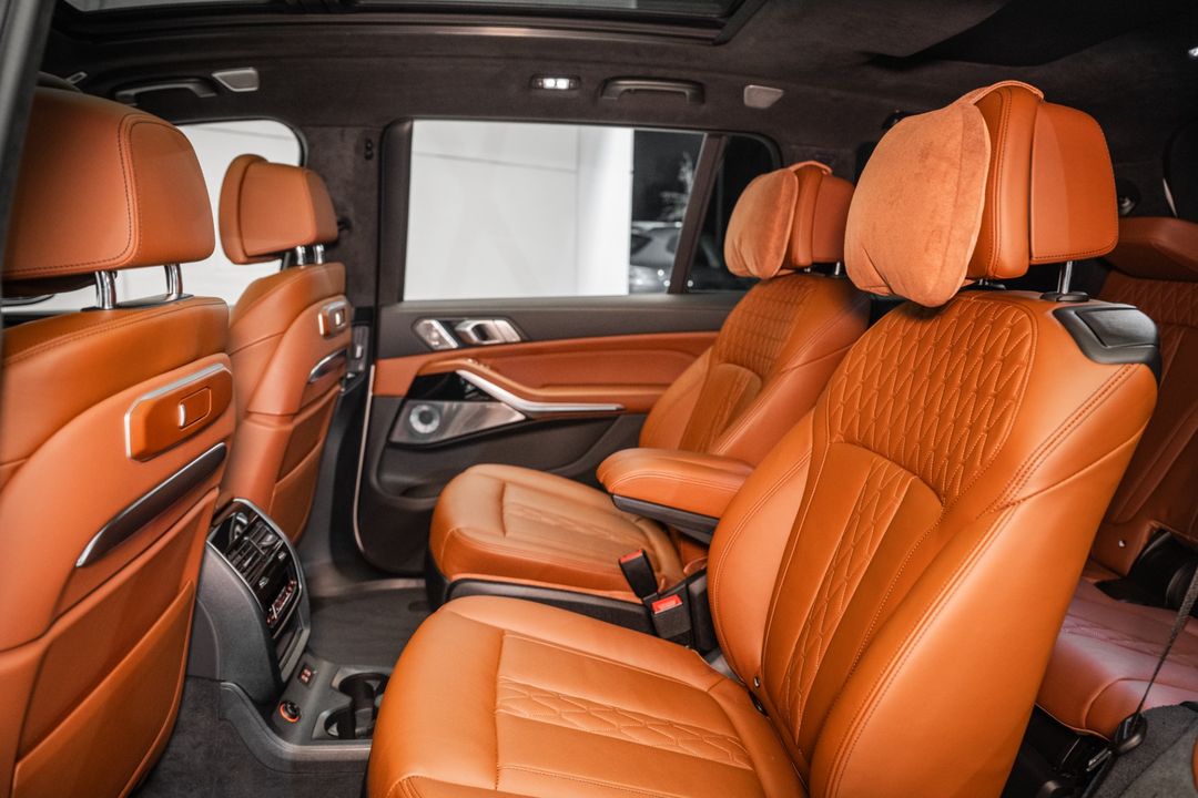 2023 BMW X7