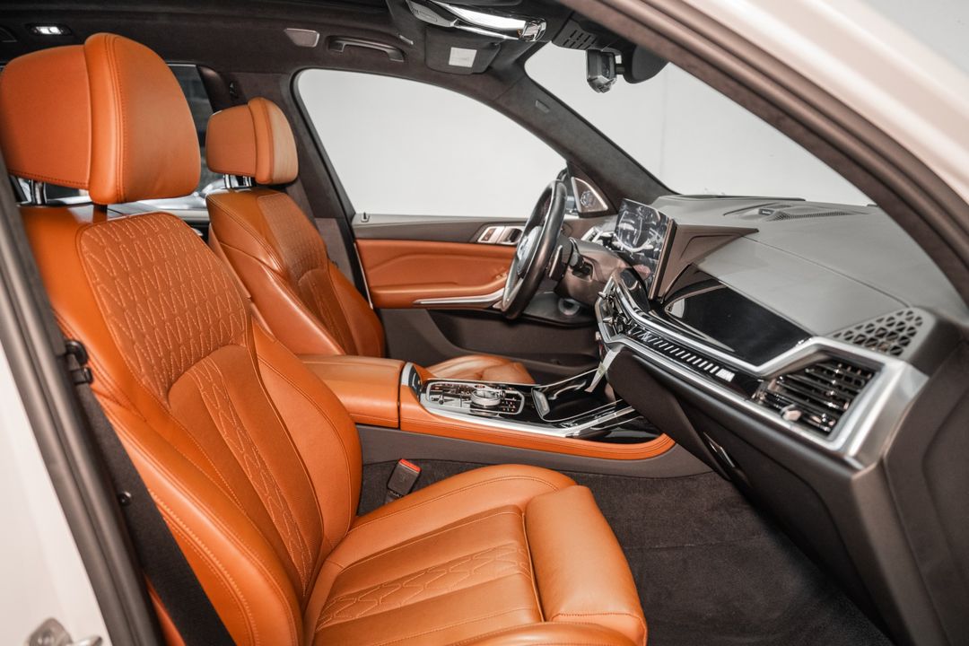 2023 BMW X7