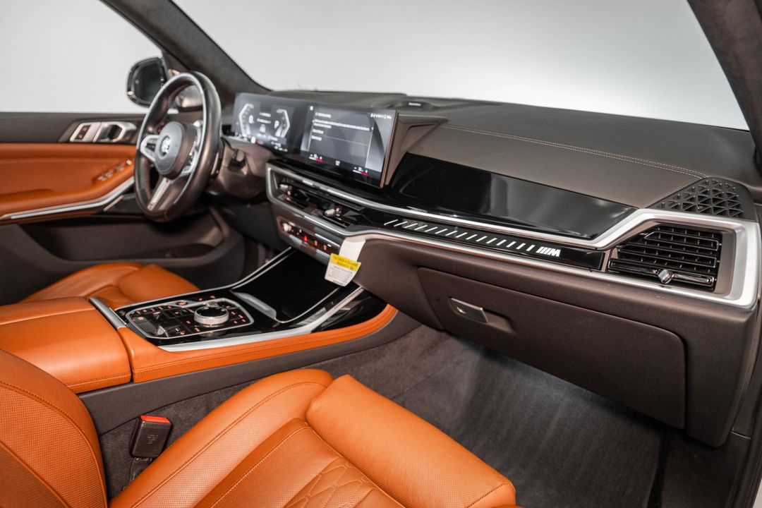 2023 BMW X7