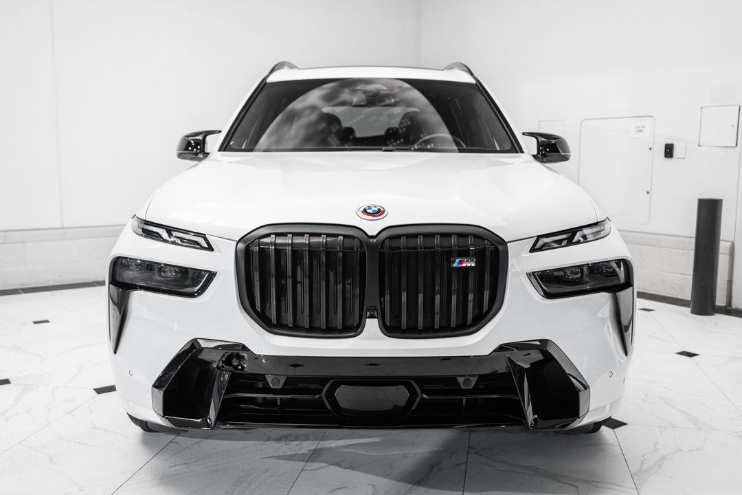 2023 BMW X7
