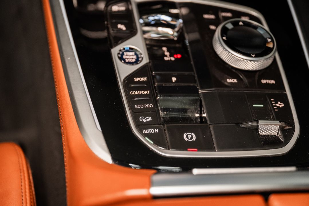 2023 BMW X7