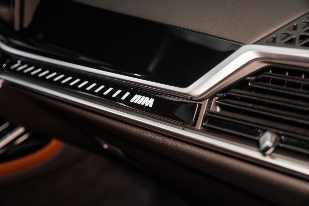 2023 BMW X7