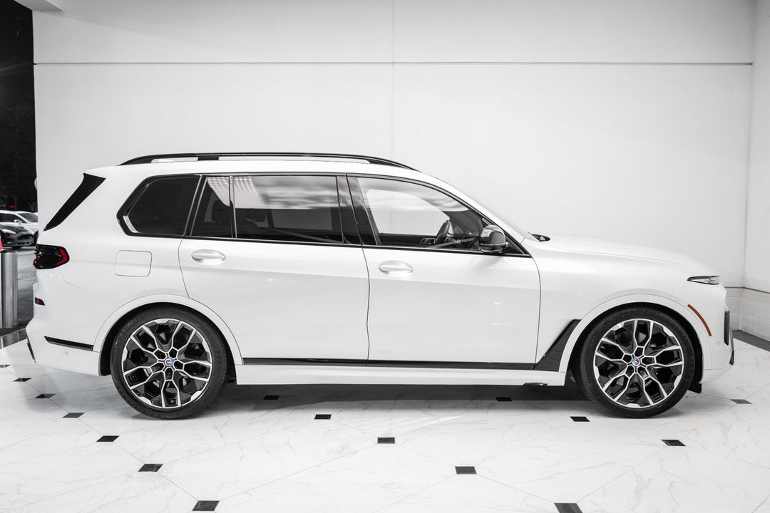 2023 BMW X7