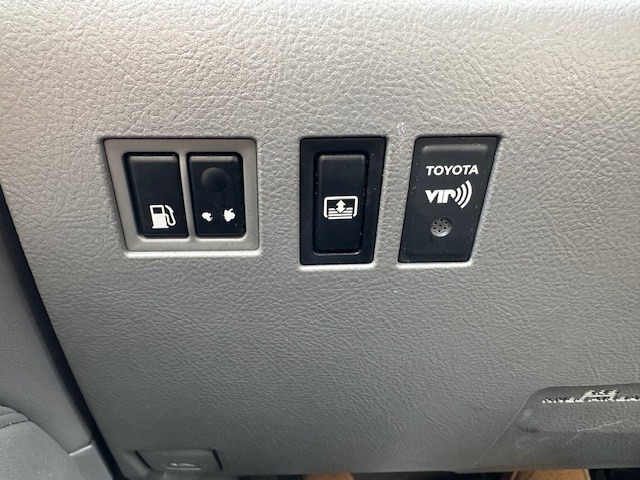 2005 Toyota AVALON