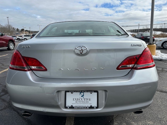 2005 Toyota AVALON