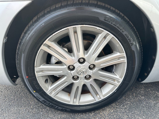 2005 Toyota AVALON