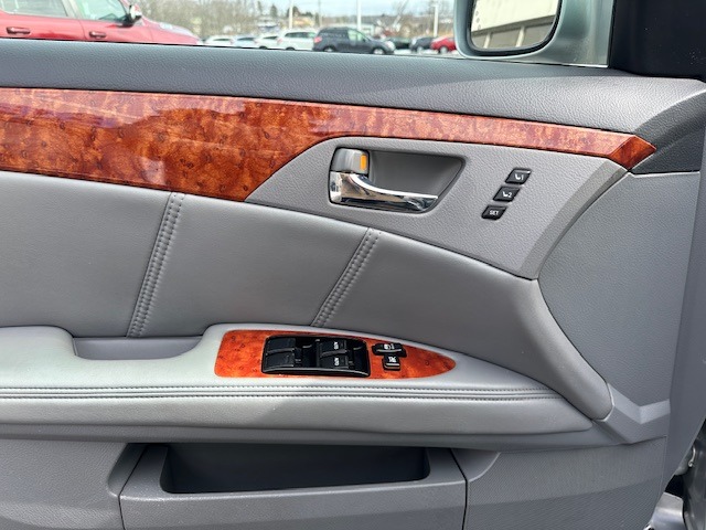 2005 Toyota AVALON