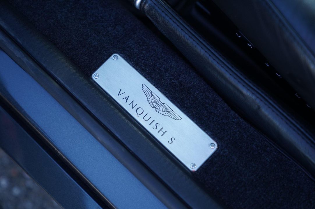 2006 Aston Martin Vanquish