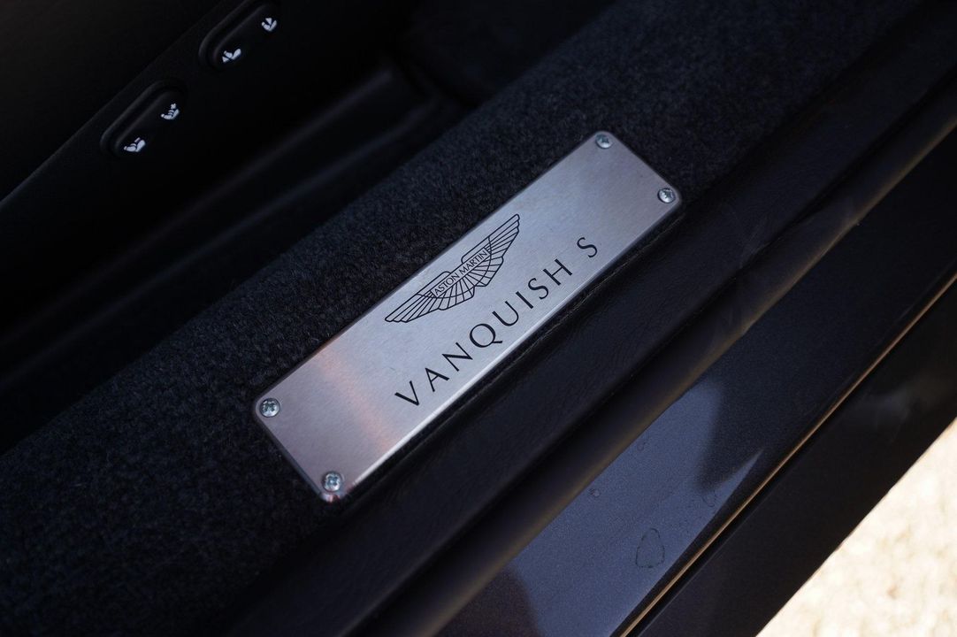2006 Aston Martin Vanquish