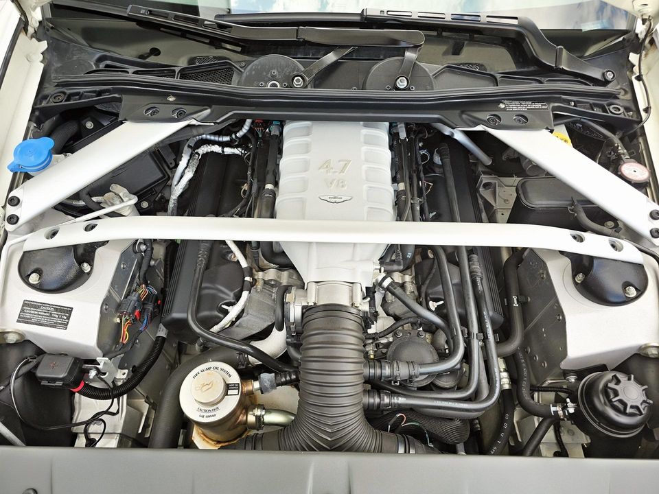 2012 Aston Martin V8 Vantage