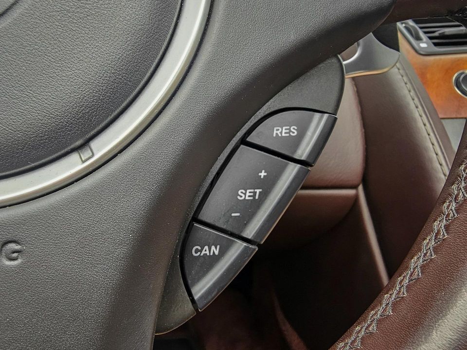 2012 Aston Martin V8 Vantage