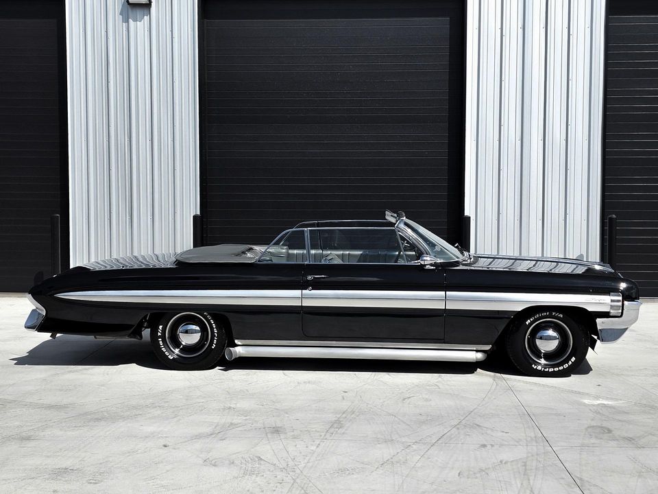 1961 Oldsmobile Starfire