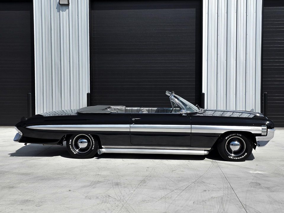 1961 Oldsmobile Starfire